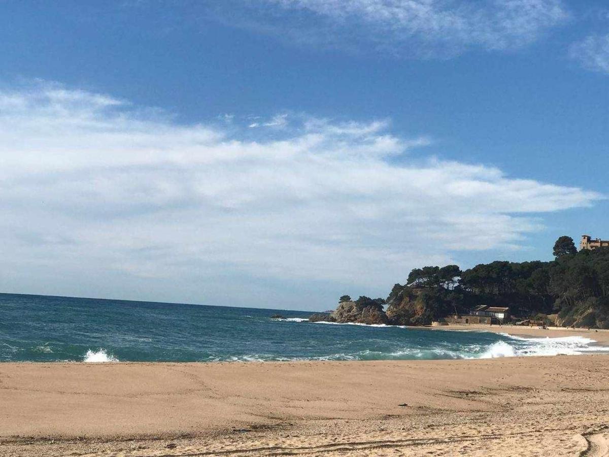 Apartamento Las Antillas con piscina en playa Els Fenals Lloret de Mar Exterior foto